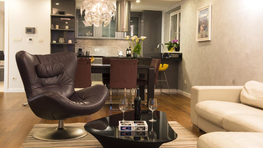 Apartment Flowers Luxury *